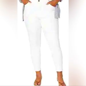 Jessica Simpson Women's Adored High Rise Ankle Distressed White Jeans size 31